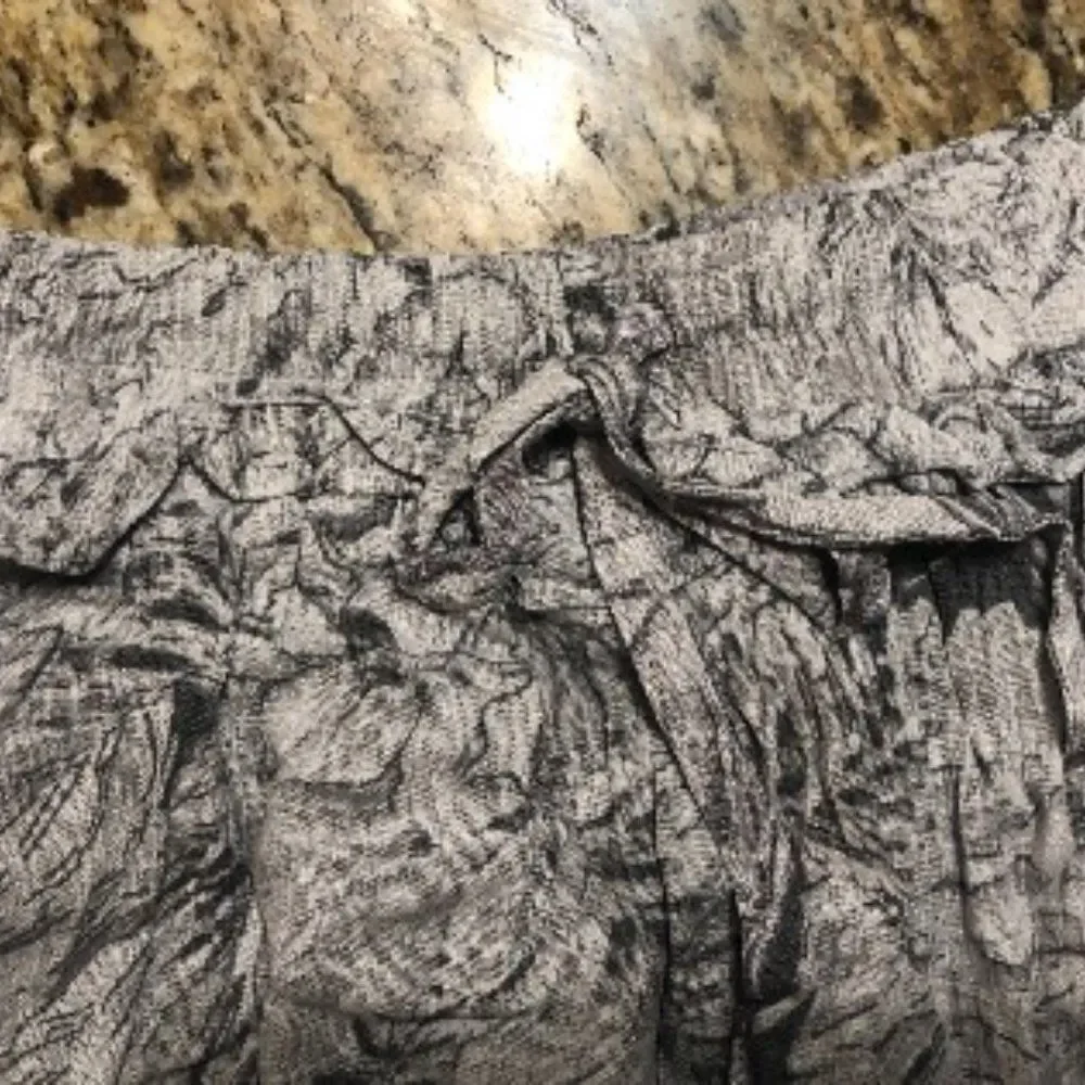 Grey Print Ruffle Skirt with loose shorts lining 420  Large   NWT Boutique